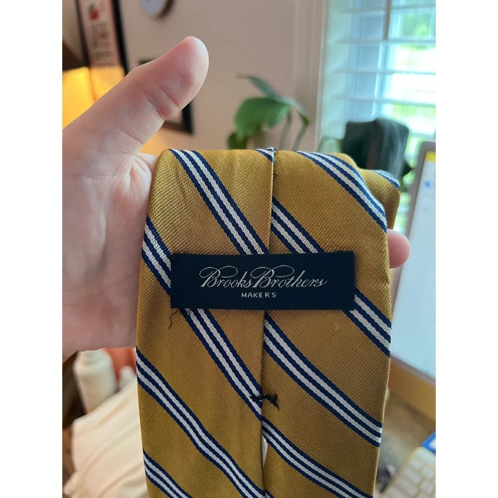 Brooks Brothers Makers Gold Yellow Navy Blue Stripe Corporate Old Money Silk Tie